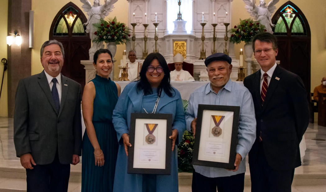 Universidad del Sagrado Corazón otorga a los fundadores de Nuestra