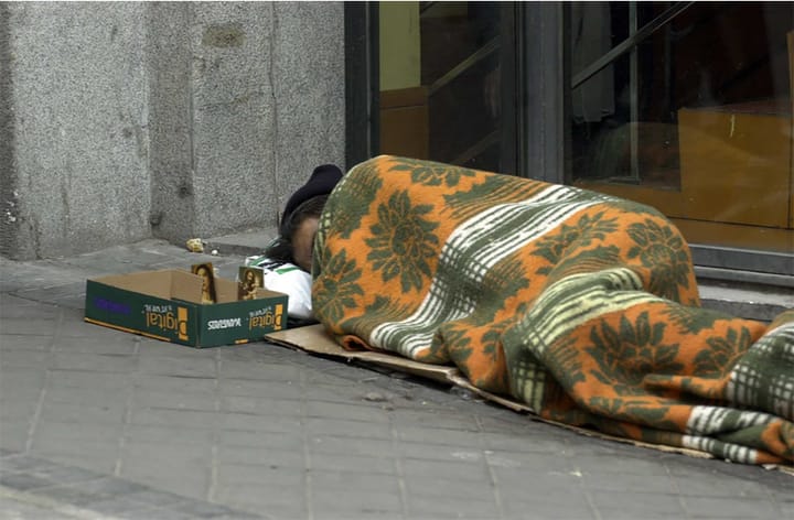 Criminalizar el dormir en la calle sería devastador para las personas sin hogar